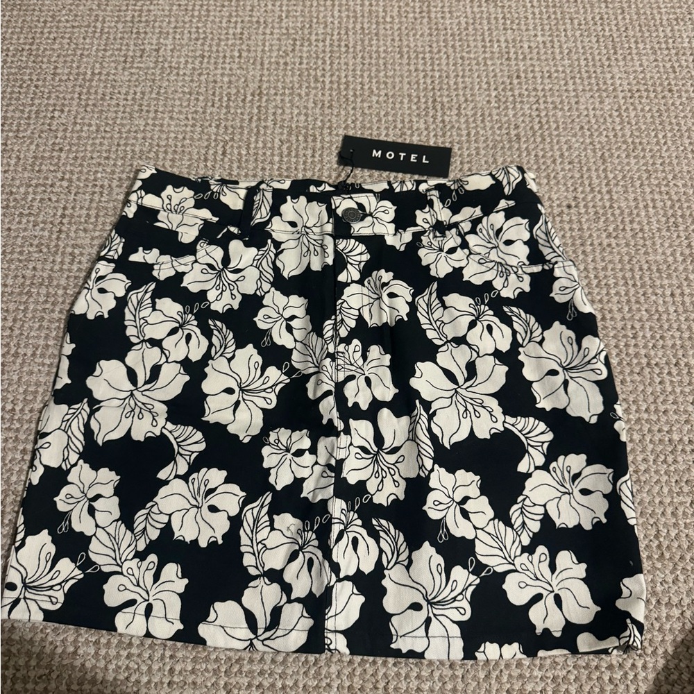 Motel Rocks Monochrome Floral Skirt